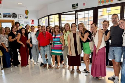 Despedida del claustro de profesores del CEIP Reyes Católicos de Vera a Juani y Javier.