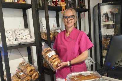 Ana Esther Requena del Águila, sexta generación familiar de la Confitería La Polaca de Oria.