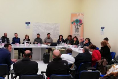 Reunón de la Mesa de Vivienda con expertos.