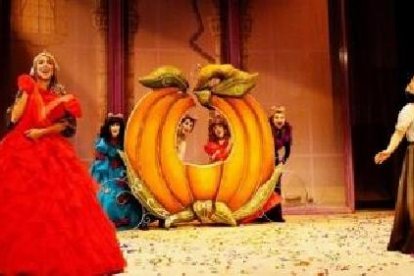 Musical La Cenicienta en el Auditorio Maestro Padilla