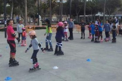 Alumnos del Club y Escuela Municipal de Patinaje CD Tres60 Almería, 