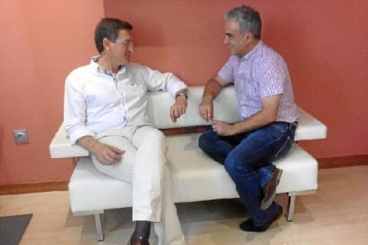 Conversación con el secretario provincial del PSOE, José Luis Sánchez Teruel. 