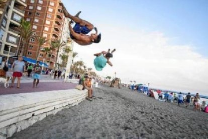 El grupo Wild Free Style causó sensación con sus saltos imposibles en la Noche de San Juan 2014