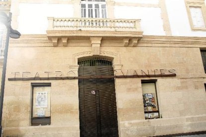 Fachada del Teatro Cervantes