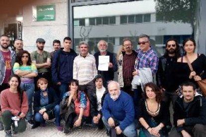 Asociaciones de vecinos, ecologistas y partidos se constituyen en apoyo del manantial de Los Molinos