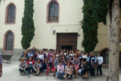 Parte del grupo de mujeres asistieron al reencuentro tras 35 años