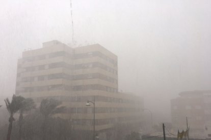 La lluvia ha descargado con intensidad en apenas cinco minutos.