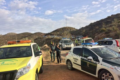 Durante los primeros días participaron efectivos de distintos organismos y asociaciones.