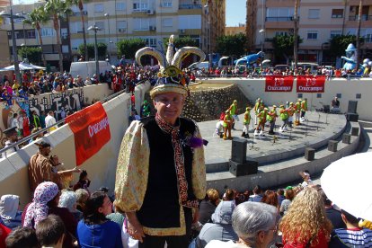El Anfiteatro de la Rambla acogió la Fiesta de la Sobrasada. Nicolás Castillo, presidente de Femaca, entre el público.