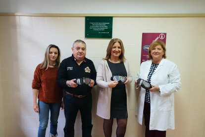 La concejal con profesionales del Centro de Drogodependencias.