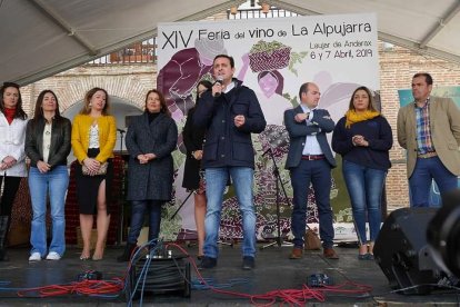 El presidente de la Diputación, la consejera de Agricultura y la alcaldesa de Laujar inauguraron la Feria del Vino.