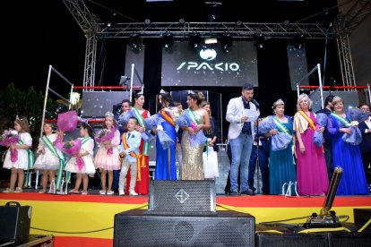 Gala de coronación de la Reina de las Fiestas, sus Damas y Míster.