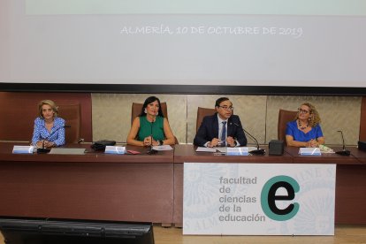 Presidencia del acto del Patrón de la Facultad de Ciencias de la Educación.