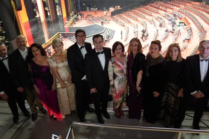 El presidente de la Junta de Andalucía, consejeros y consejeras y la presidenta del Parlamento en los Premios Goya.