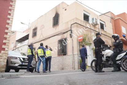 Daños ocasionados en la vivienda colindante a la del tiroteado.
