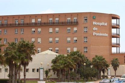 En el Poniente ha muerto otro hombre menor de 40 años con covid.