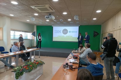 Presentación en Las Palmerillas de la Plataforma Tierra de Cajamar e IBM