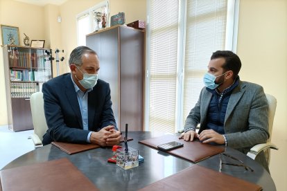 Vicente García Egea y Álvaro Izquierdo en Enix.