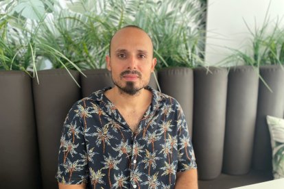 Cristo Heredia posa durante la entrevista.