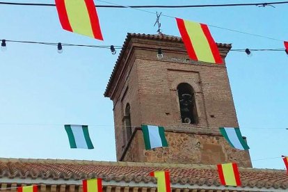 Imagen del campanario de la Iglesia de Huebro. (FOTO: Asociación Vecinal de Huebro Nuestra Señora del Rosario)