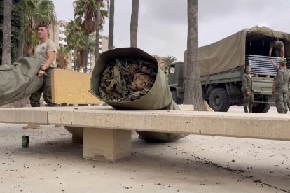 Montaje de carpas en Las Almadrabillas