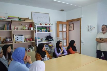 Encuentro con madres de alumnos