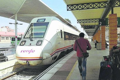 Tren en la Estación de Almería.