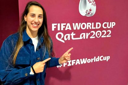 Alicia Arévalo, primera mujer en la historia de TVE en narrar un partido de fútbol de un Mundial.