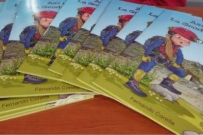 Ejemplares de \'Así nació la Geoda de Pulpí\' donados al Materno.