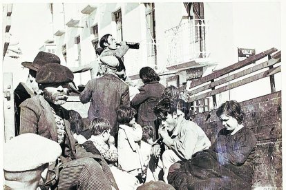 Niños de La Desbandá que partieron desde Almería hacia Murcia. COLECCIÓN DE EUSEBIO RODRÍGUEZ.
