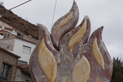 Estos fuegos espontáneos fueron noticia de portada en la prensa local y nacional.