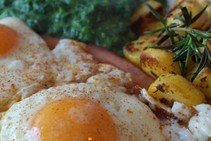 Huevos y patatas.
