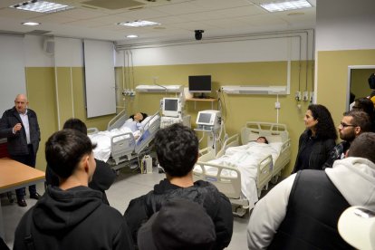 Visita de alumnos de Bachillerato a Ciencias de la Salud en la UAL.