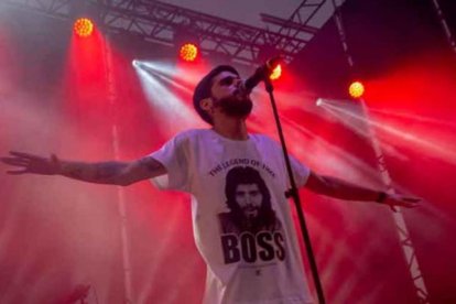 El Bombo en concierto.