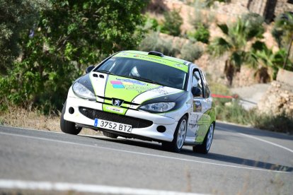 Rubén Segura y Estefanía Pérez, al volante de Peugeot 206 XS fueron los vencedores