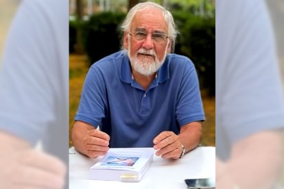 Manuel Arroyo y su nuevo libro sobre la Guerra de Ucrania. FOTO JP