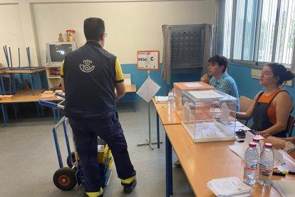 Imagen captada el pasado domingo en un colegio electoral.