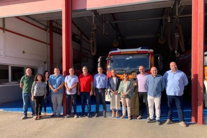 Autoridades de los ayuntamientos y responsables del consorcio de Bomberos del Levante.
