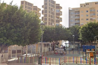 Plaza Zapillo, donde se encuentra ubicado el bar en el que ha fallecido un hombre.