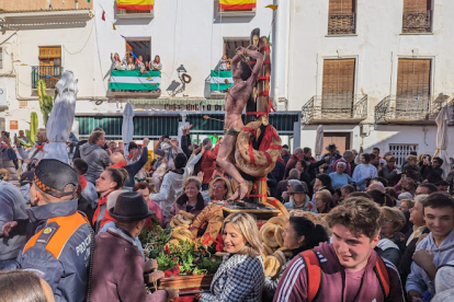 Los lubrinenses en una procesión de San Sebastián.