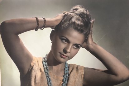 Uno de los populares retratos femeninos de Guerry que lució en su escaparate del Paseo.