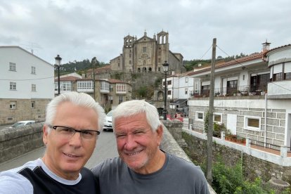 Baltasar Garzón y Federico Soria durante sus vacaciones de 2023. FOTO FACILITADA POR EL ABOGADO FEDERICO SORIA.