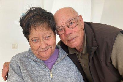 Lola Belmonte y Pepe Montesinos, ayer, en la residencia de El Zapillo.