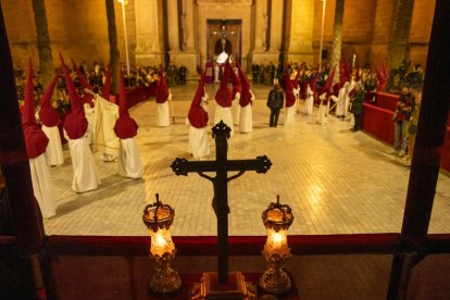 Procesión en la Plaza de la Catedral.