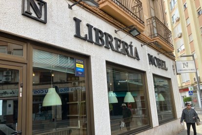 La Librería Nobel, en Plaza Santa Rita, cierra sus puertas.