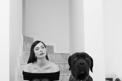 Demet Özdemir defiende a los animales callejeros.