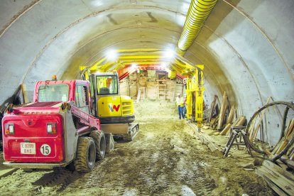 Imagen captada recientemente de las obras del túnel en Viator para la llegada del AVE a Almería.