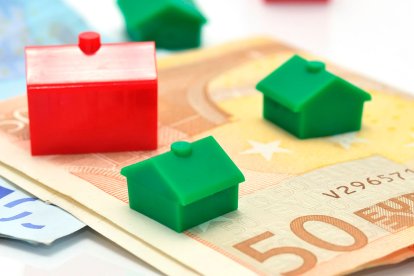 Son 53 las empresas almerienses que deben más de 600.000€ al fisco.