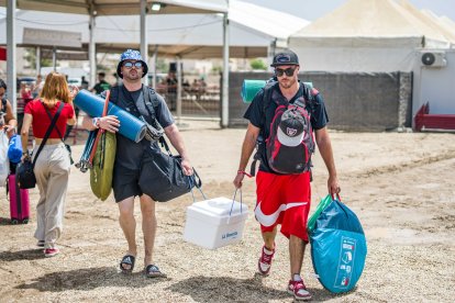 Jóvenes llegando al camping del festival. Foto: G. N. Yacuzzi.