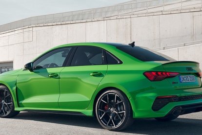 El Audi RS 3 está propulsado por el legendario motor 2.5 TFSI de Audi Sport, con 294 kW (400 CV) y un par máximo de 500 Nm